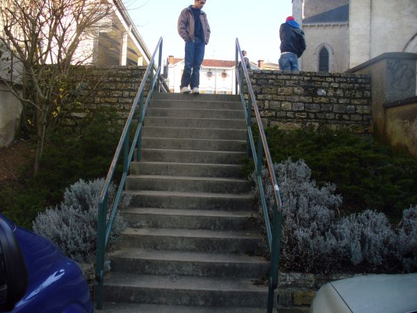 spgm-1.4.7/gal/Galeries/spots/street/79/la_creche/Handrail Eglise la creche2.jpg